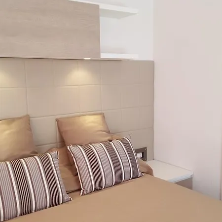 Camping Delle Rose 2*